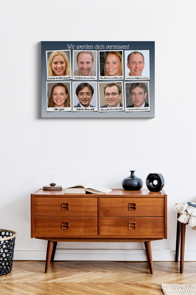 Persönliches Abschiedsgeschenk: Fotocollage mit acht Polaroids und Grüßen an der Wand über einer Holzkommode