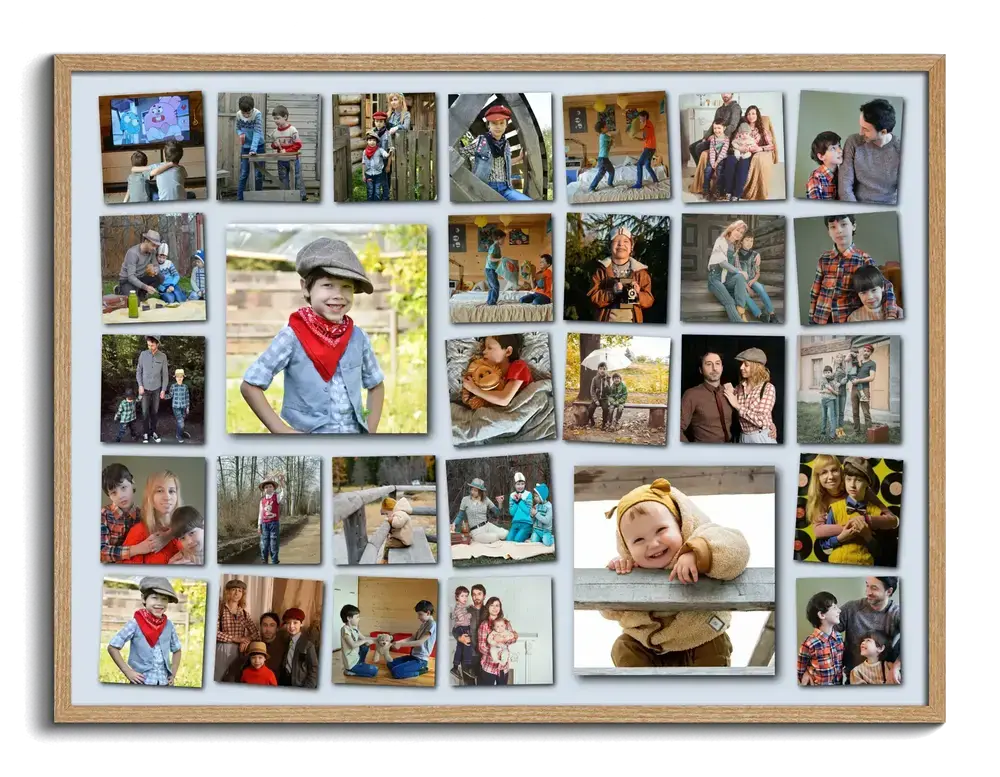 Personalisierte Fotocollage im verspielten Raster mit unterschiedlich großen Familienfotos im Naturholzrahmen