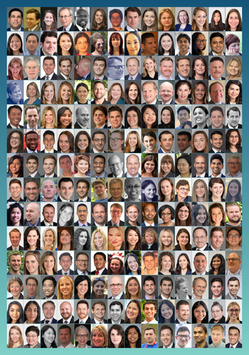 Fotocollage als Geschenk zum Ruhestand mit Porträts im Raster und türkisfarbenem Rand vor rotem Hintergrund